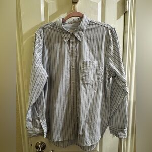 Universal Thread Men's Blue and White Striped Shirt